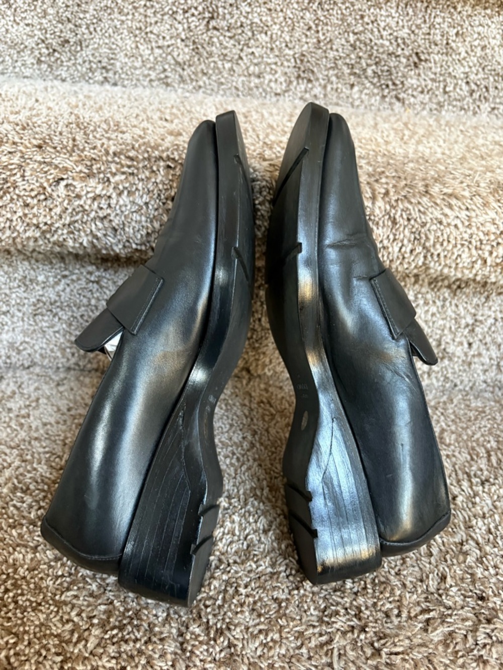 Gucci Black Leather Women's Penny Loafers - Picture 15 of 16